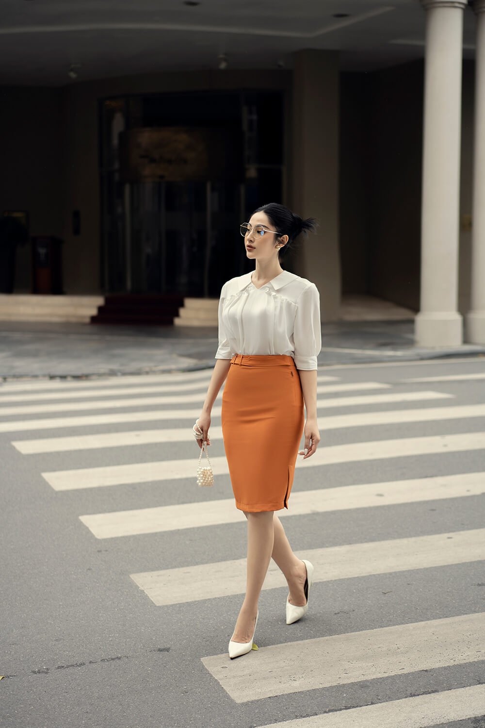 Chân váy bút chỉ 22 12 cam2