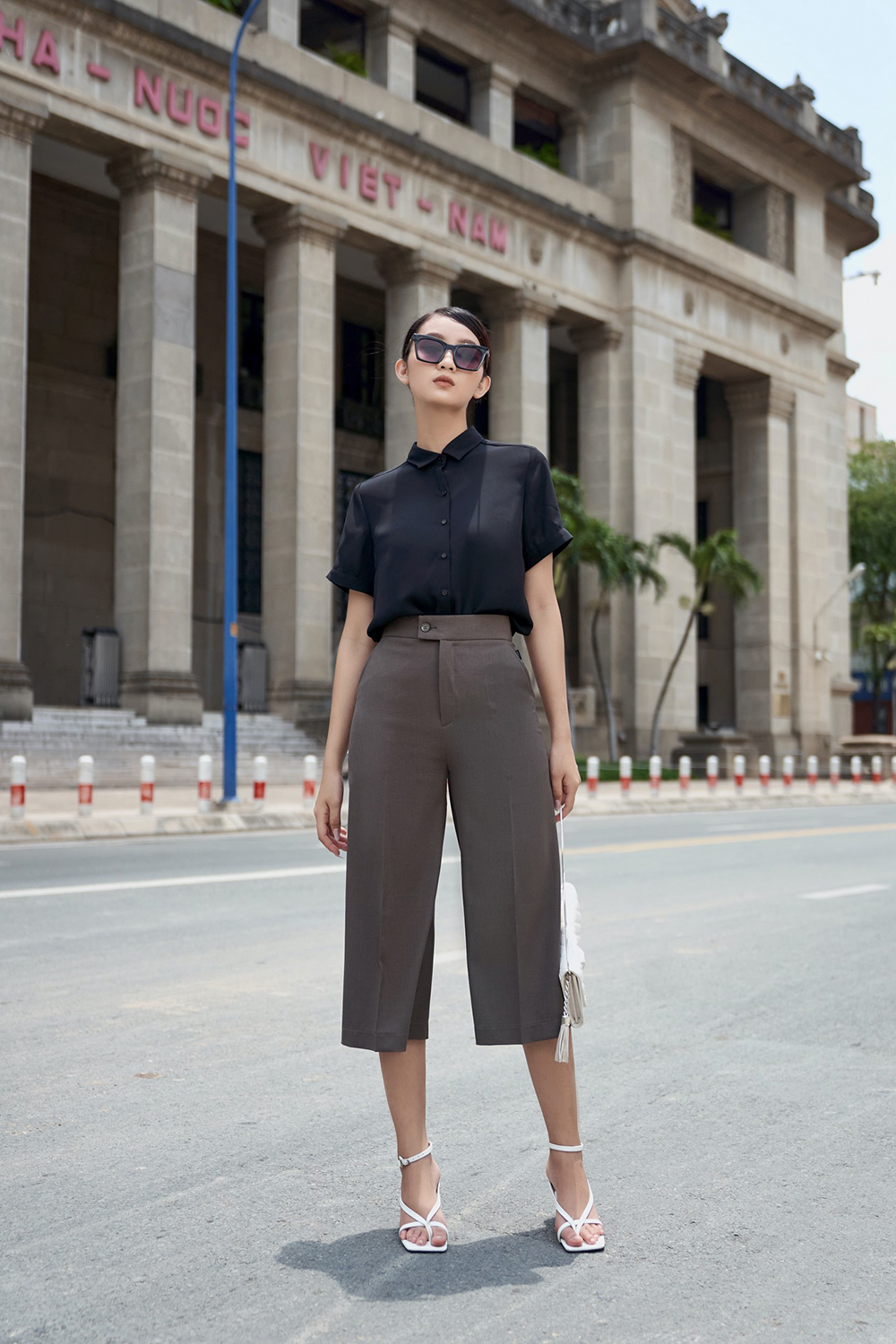 Classic Lụa Ngọc Trai đen Ngắn Tay