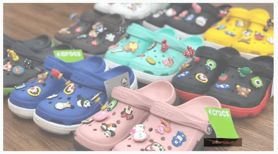 Mix and Match: Cách phối đồ với dép Crocs độc đáo 3 Vì sao dép Crocs được ưa chuộng?
