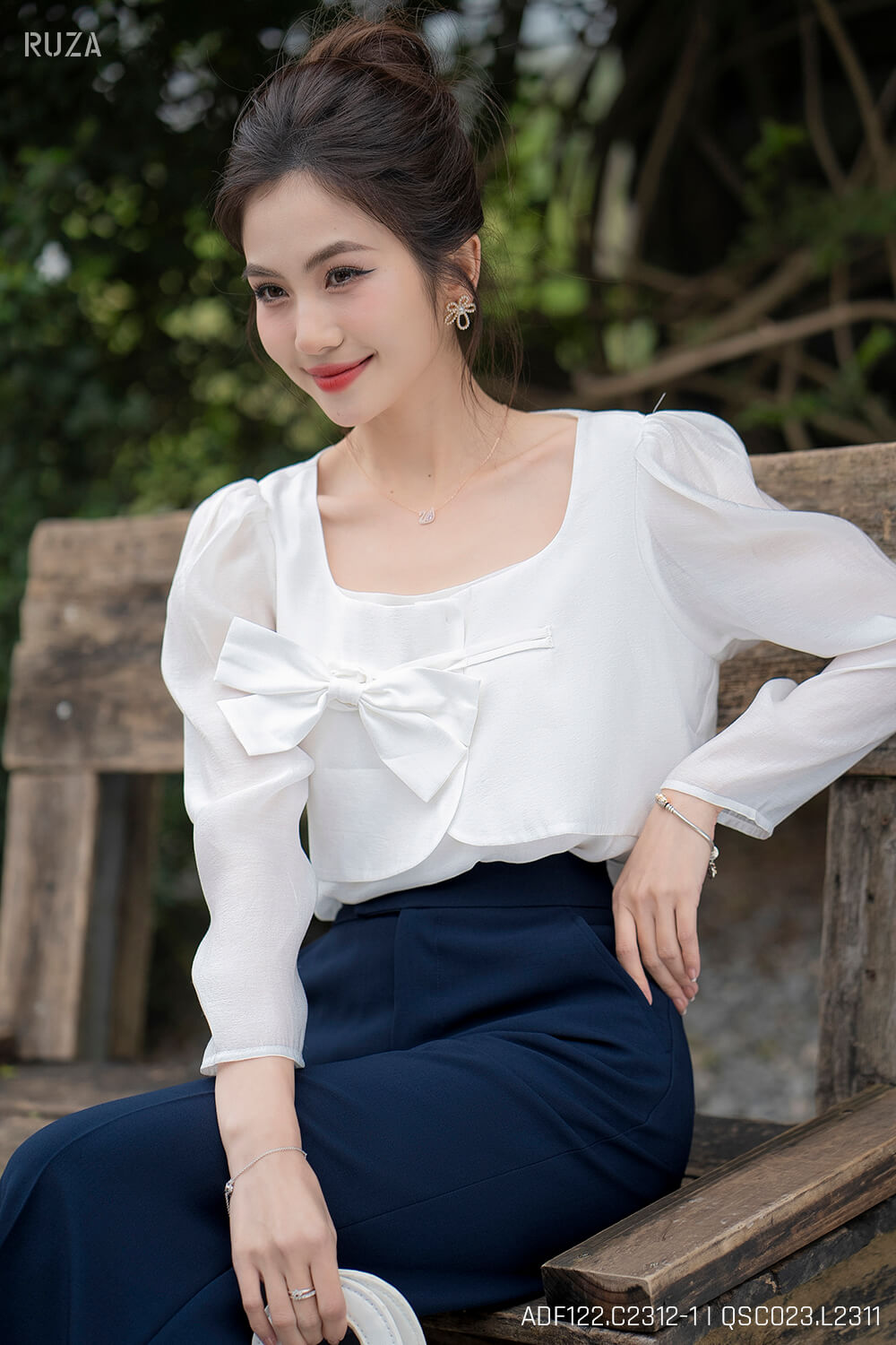 Áo sơ mi tay dài ADF122 đen pc4